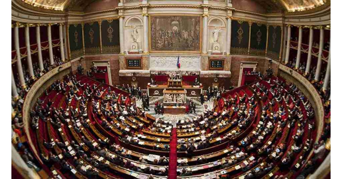 Fransa, kürtaj hakkını anayasal güvence altına alan ilk ülke oldu 