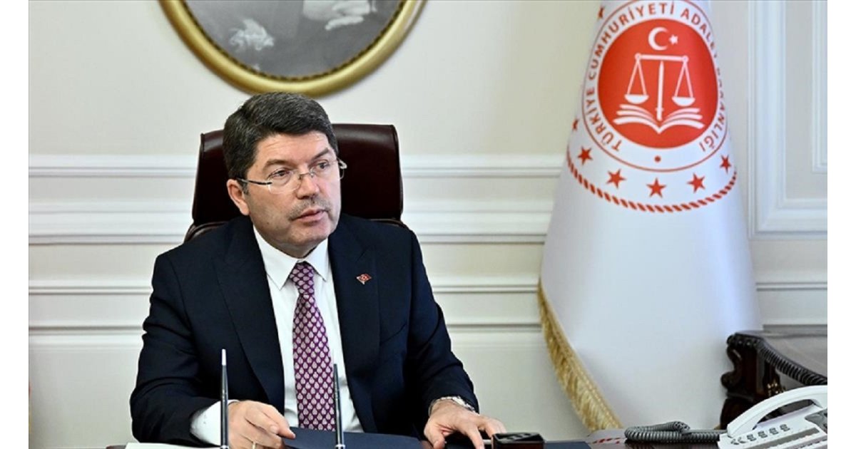 Yılmaz Tunç, 1 yıl ceza alanların 18 gün hapis yatacağını açıkladı. Bu düzenleme, cezasızlık algısını ortadan kaldırmayı hedefliyor