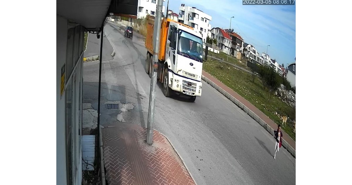 Mahra’nın Sokak Köpeklerinden Kaçarken Kaybedilen Hayatının Acılı Ailesi Konuştu: “CHP için Çocukların Değeri Köpeklerden Az”