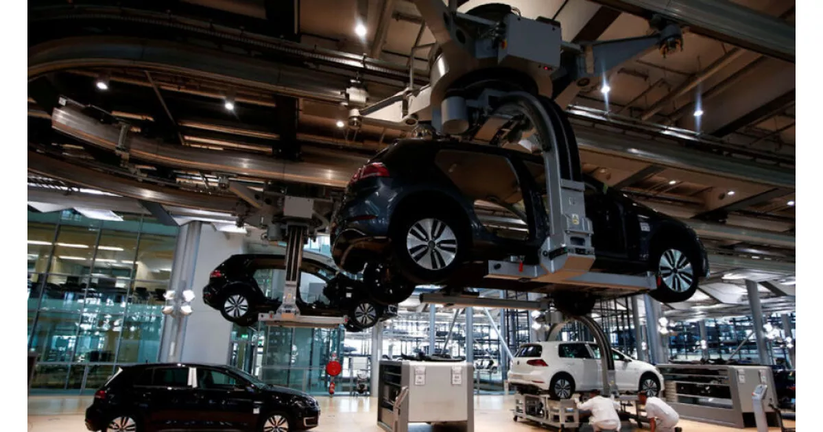 Almanya'da sanayi üretimi son 8 ayda en sert düşüşü yaşadı.