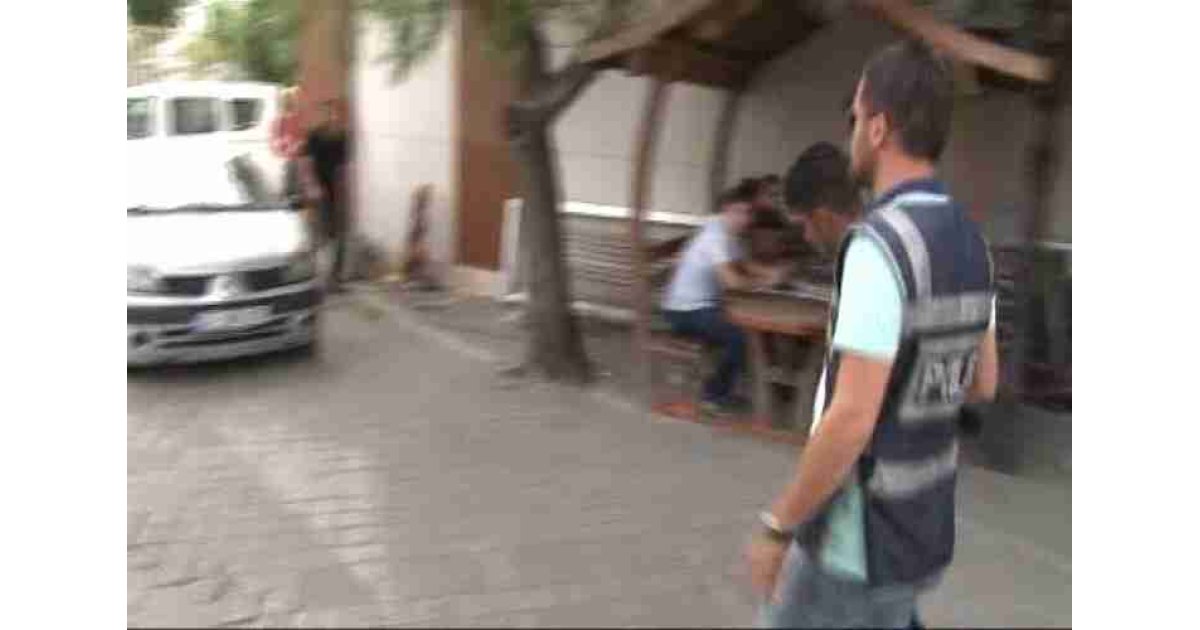 Diyanet İşleri Başkanlığı'ndan arıyoruz diyerek gül kokulu tespih satan dolandırıcılar gözaltına alındı