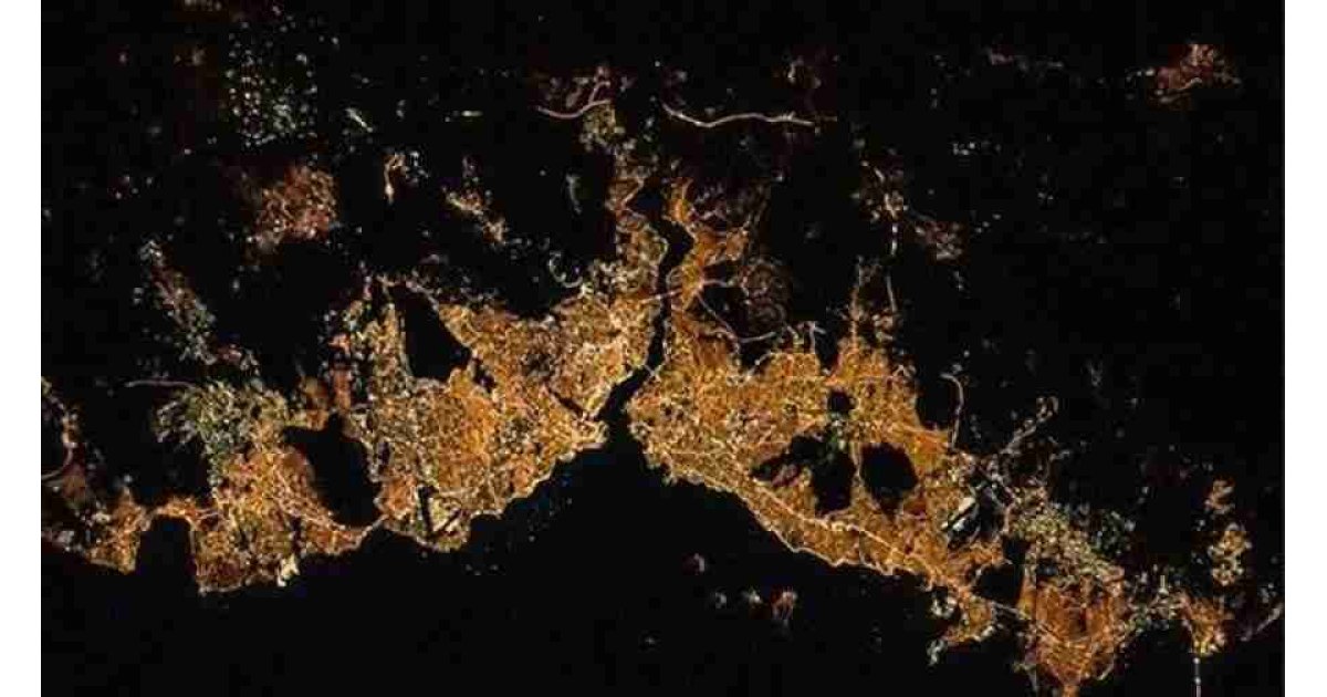 NASA'dan ilginç İstanbul paylaşımı: Hey İstanbul, parlıyorsun!