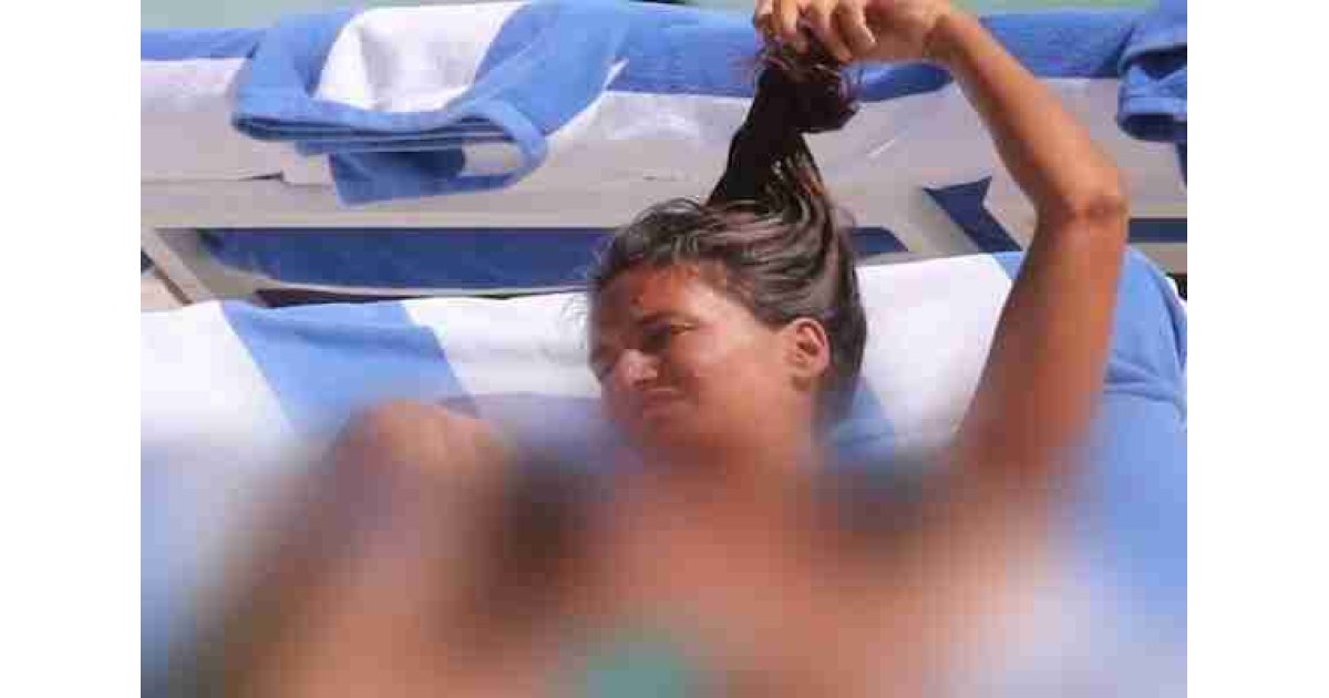 Eda Taşpınar Miami'de Güneşlenirken Yakalandı