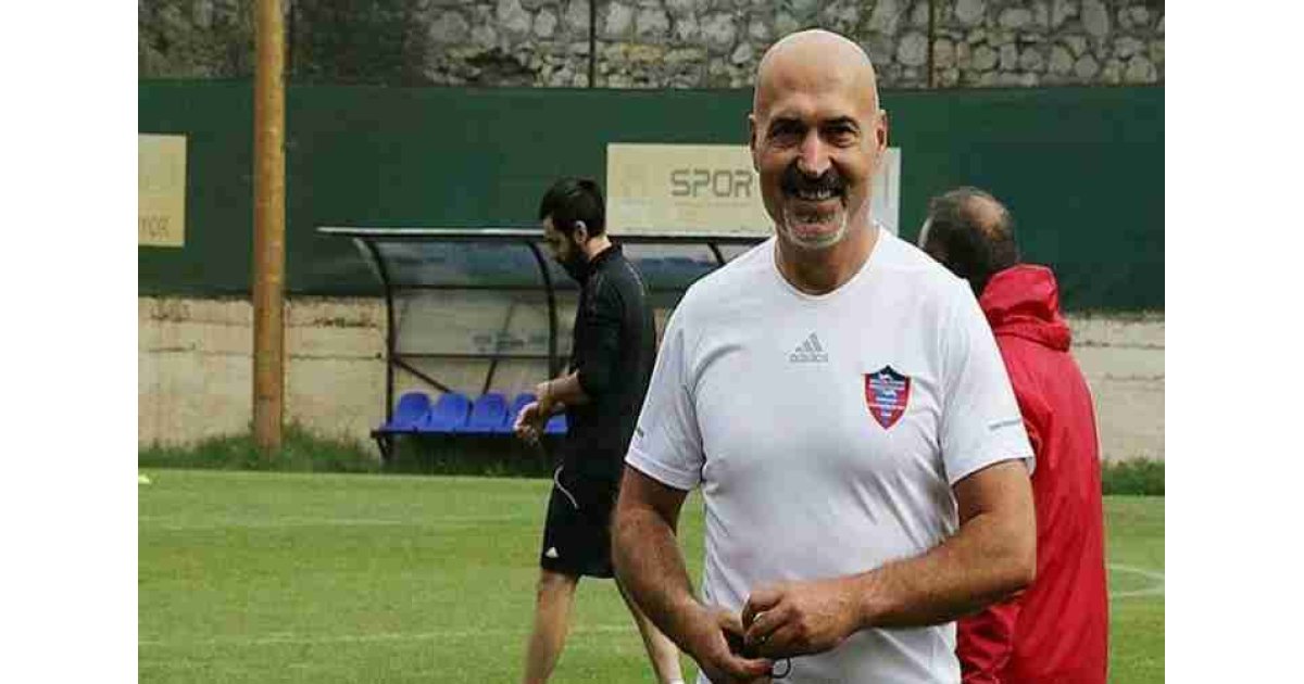 Karabüksporda Levent Açıkgöz ile yollar ayrıldı