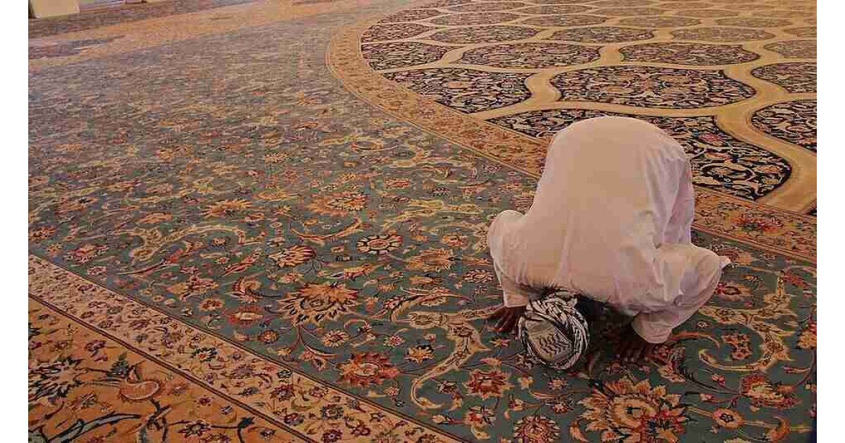 Tilavet secdesi nedir, nasıl yapılır? Tilavet secdesi duası ve ayetleri nelerdir?