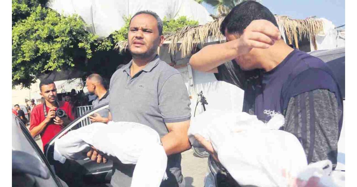 Mülteci kamplarına bomba yağdırdılar 64 ölü 