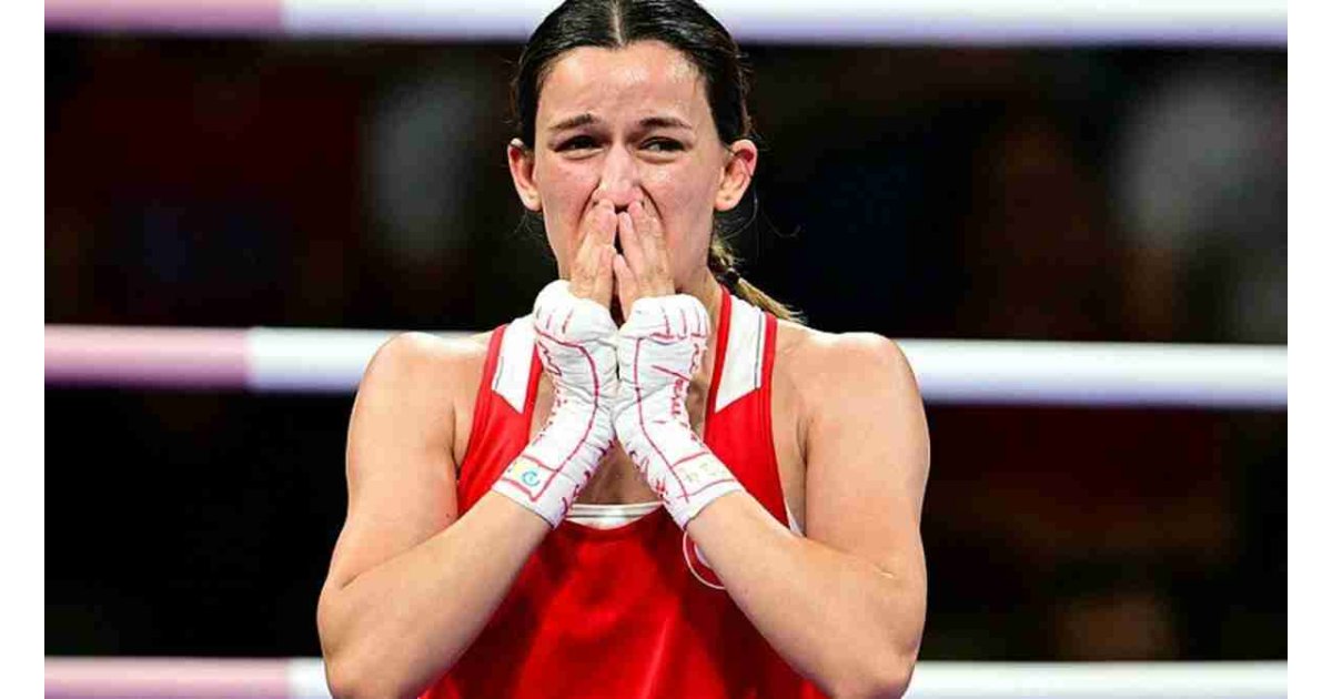 Milli boksörümüz Hatice Akbaş Paris 2024'te finale yükseldi!