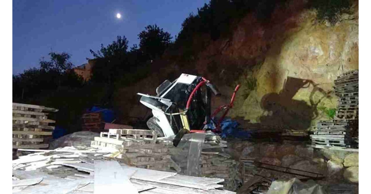 FECİ KAZA || Babanın aracı durdurma çabası yetmedi, anne öldü ve 1 yaşındaki kızı yaralı! | VİDEO