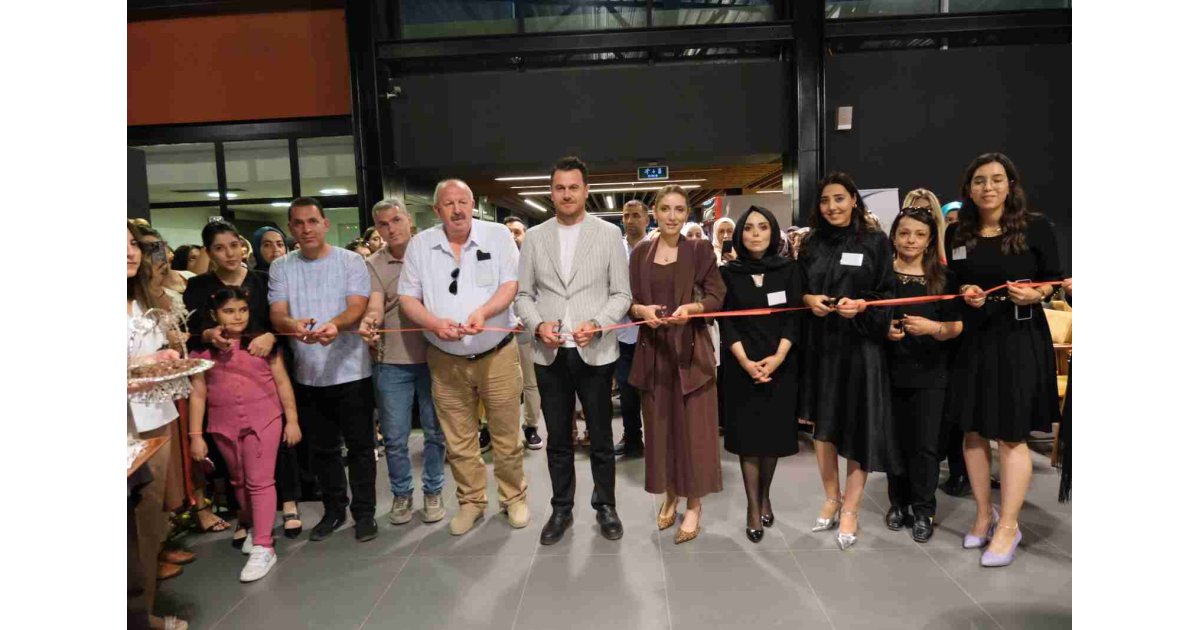 Van’daki aile destek merkezi kursiyerlerinden ortak sergi!