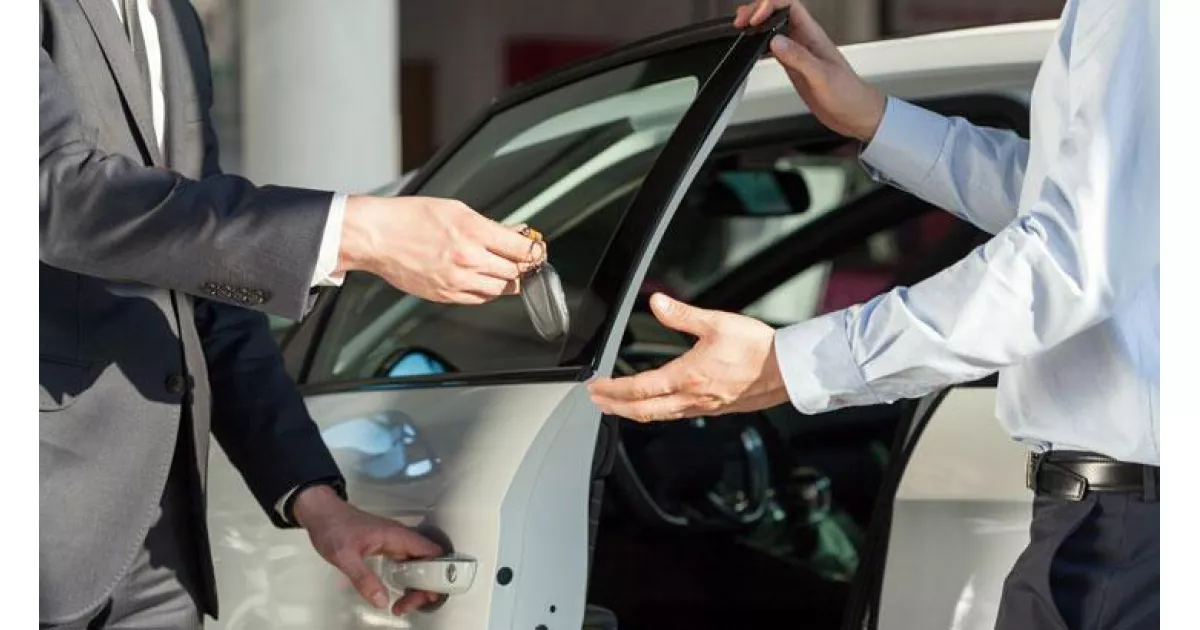 Liste fiyatındaki indirim, sıfır araç fiyatlarını ikinci elin altına çekti, piyasayı alt üst etti!
