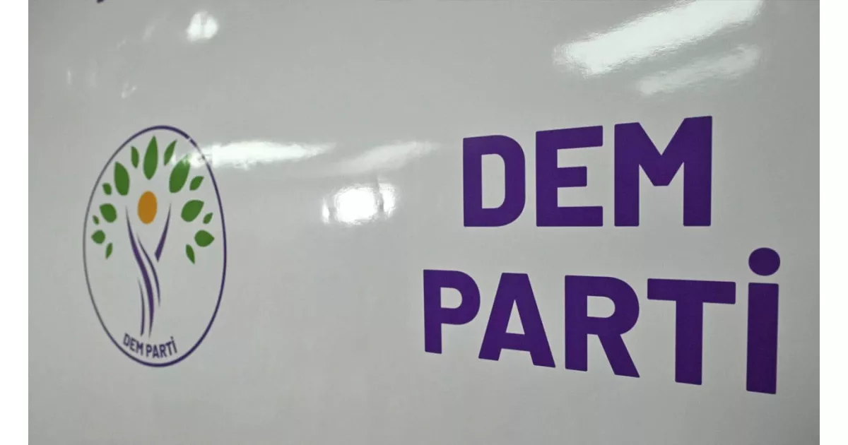 DEM Parti MYK, CHP'li belediyelere yönelik yeni bir operasyon olduğunu duyurdu.