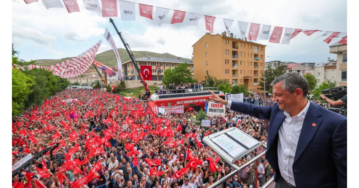 CHP, 14 yıl aradan sonra Bayburt’ta miting düzenledi. Özgür Özel, ara zam talebi için sendikalara çağrıda bulundu.