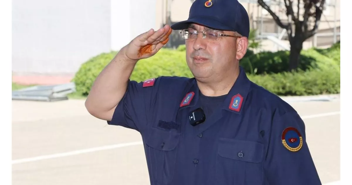 Yalova'da 32 yıllık askerlik hayali gerçek oldu. Mahmut Kanarya, bir günlüğüne askerlik yaparak rüyasını yaşadı.