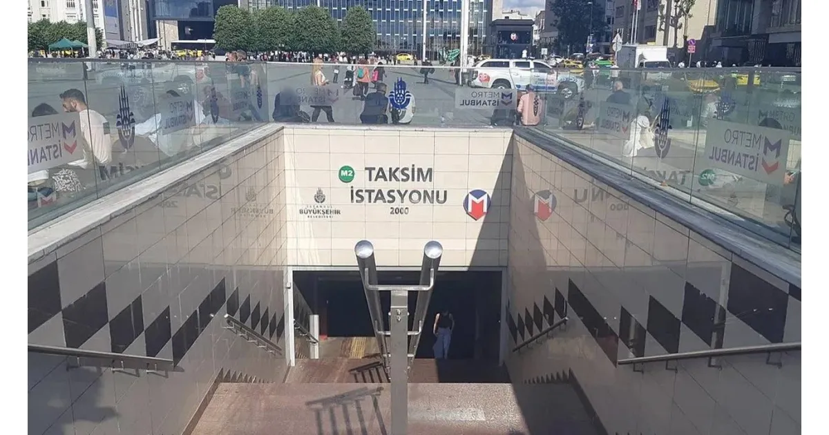 Taksim ve Şişhane metro istasyonları, İstanbul Valiliği'nin kararıyla kapatıldı. İkinci bir duyuruya kadar hizmet vermeyecekler.