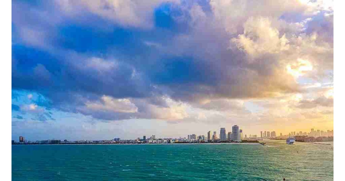 Gökyüzü neden mavi görünür, gerçekten mavi mi? Gökyüzü hangi renk?