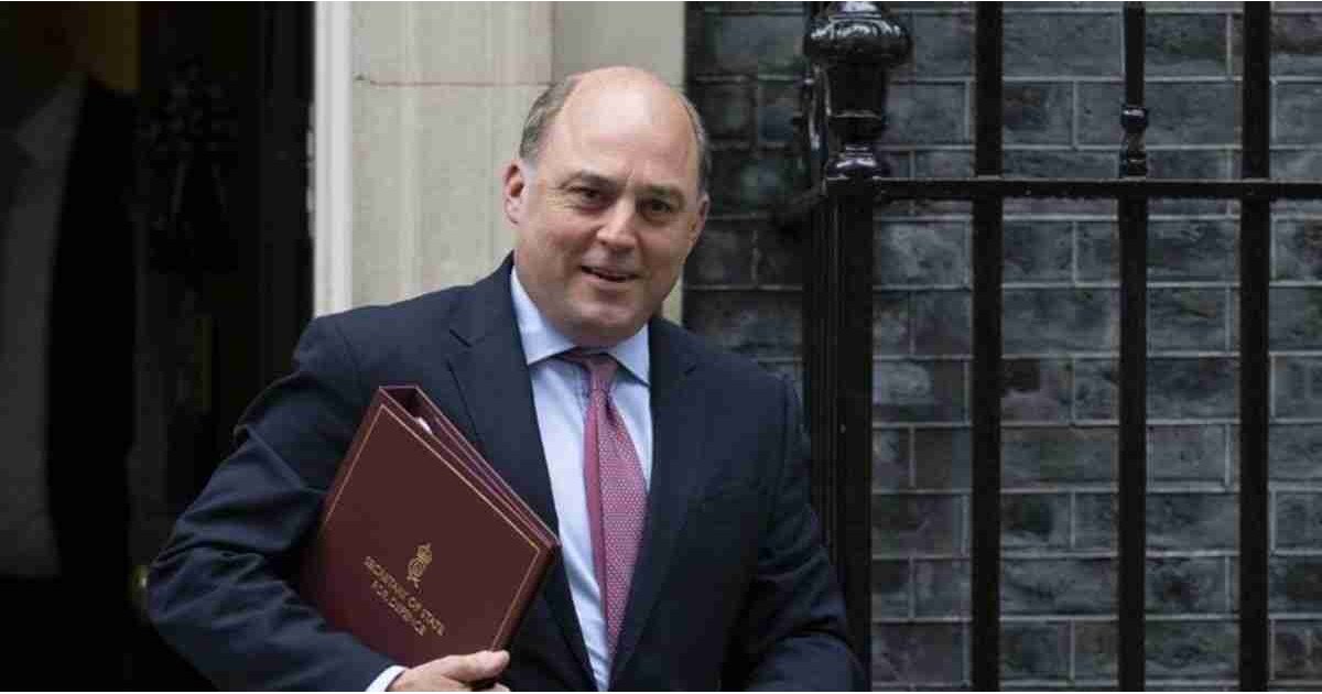 İngiltere Savunma Bakanı Wallace istifa etti: 