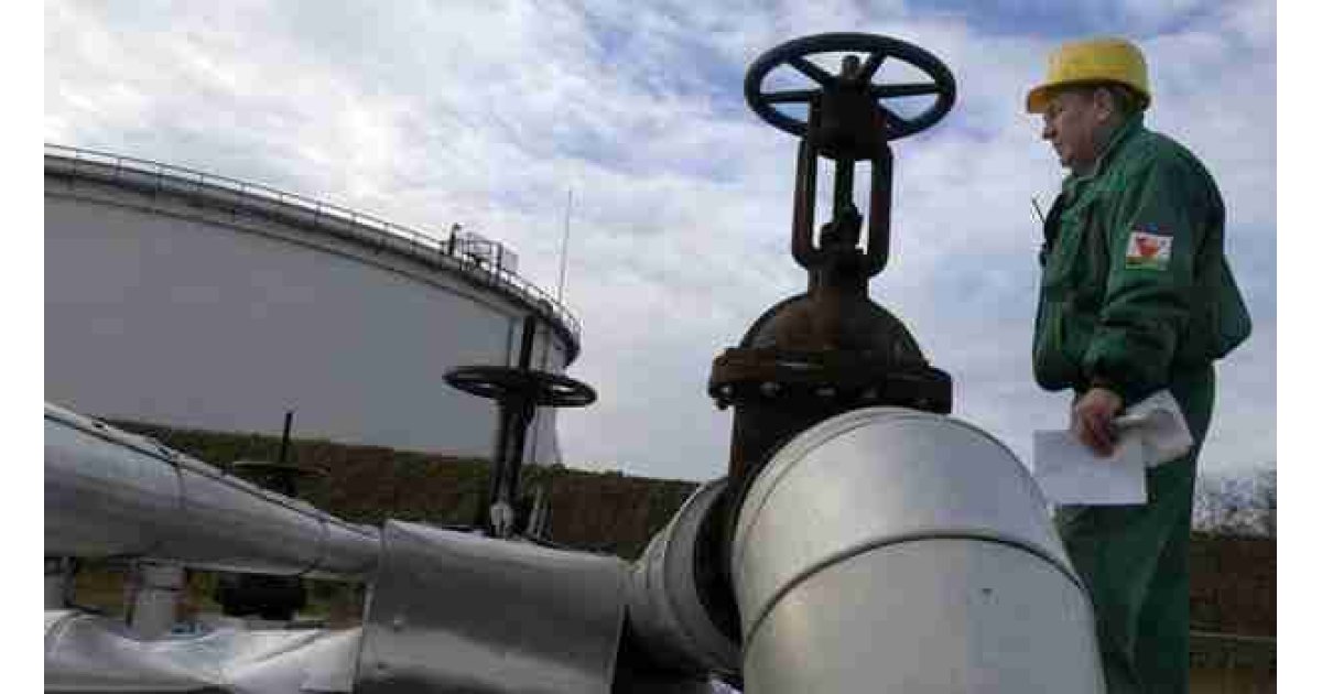 Rusya, benzin ihracatını yarından itibaren 6 ay süreyle yasakladı 