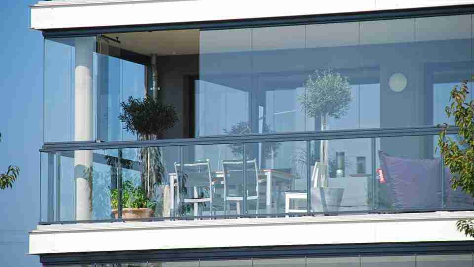 Cam Balkon Fiyatları 2024: En Uygun Cam Balkon Modelleri