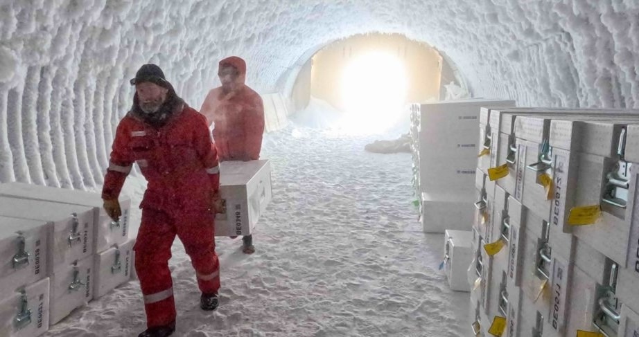 Bilim insanları 1,5 milyon yıllık buzun sırlarını çözmek için çalışmalar yapıyor.