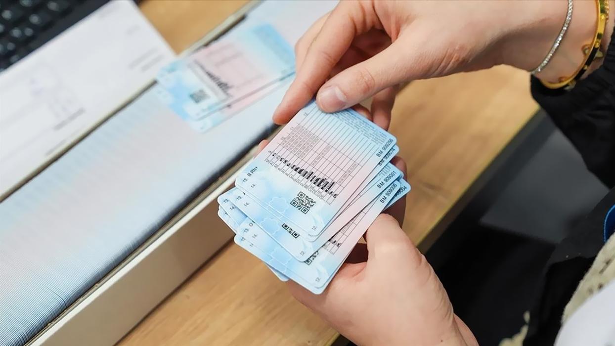 Ehliyet Yenileme 2025: Son Tarih, Gerekli Belgeler, Ücretler ve Başvuru Süreci