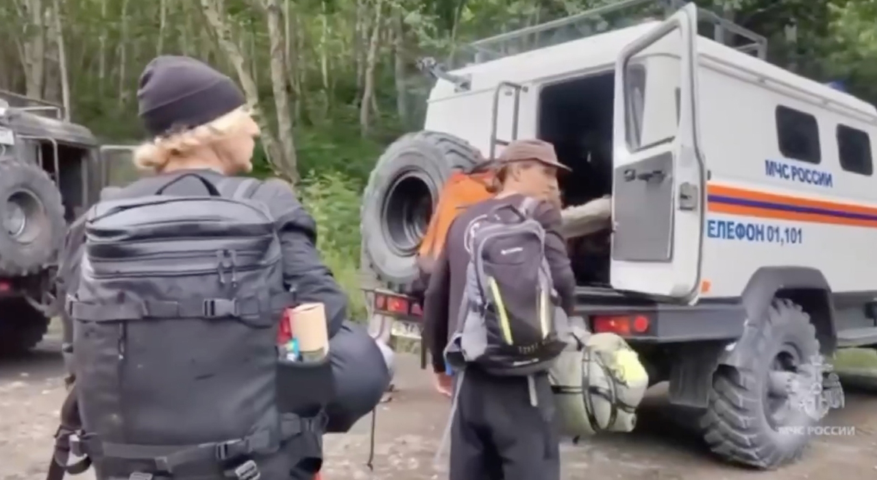 Rusya'nın doğusunda Kamçatka Yarımadası açıklarında 8,8 büyüklüğünde deprem oldu. Tsunami uyarısı verildi... Rusya'nın doğusunda Kamçatka Yarımadası açıklarında 8,8 büyüklüğünde deprem oldu. Tsunami uyarısı verildi...