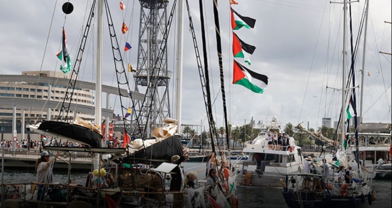 70 yelkenli gemiden oluşan uluslararası filo Gazze’ye insani yardım için yola çıktı. Konvoyda 4 Türk milletvekili yer aldı. 70 yelkenli gemiden oluşan uluslararası filo Gazze’ye insani yardım için yola çıktı. Konvoyda 4 Türk milletvekili yer aldı.