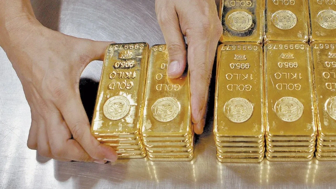 Gram altın fiyatı 30 Eylül 2025 Salı günü 1.200 TL civarında seyrediyor.