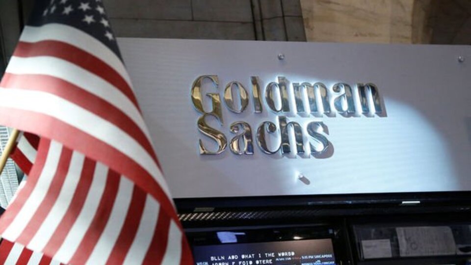 Goldman Sachs, altın fiyatlarının 2026 sonunda 4.900 dolar seviyesine ulaşacağını ve yüzde 21 artış beklediğini açıkladı.