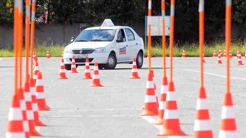 Ehliyet sınavı ne zaman? 2021 yılı direksiyon ve ehliyet sınav tarihleri açıklandı mı?