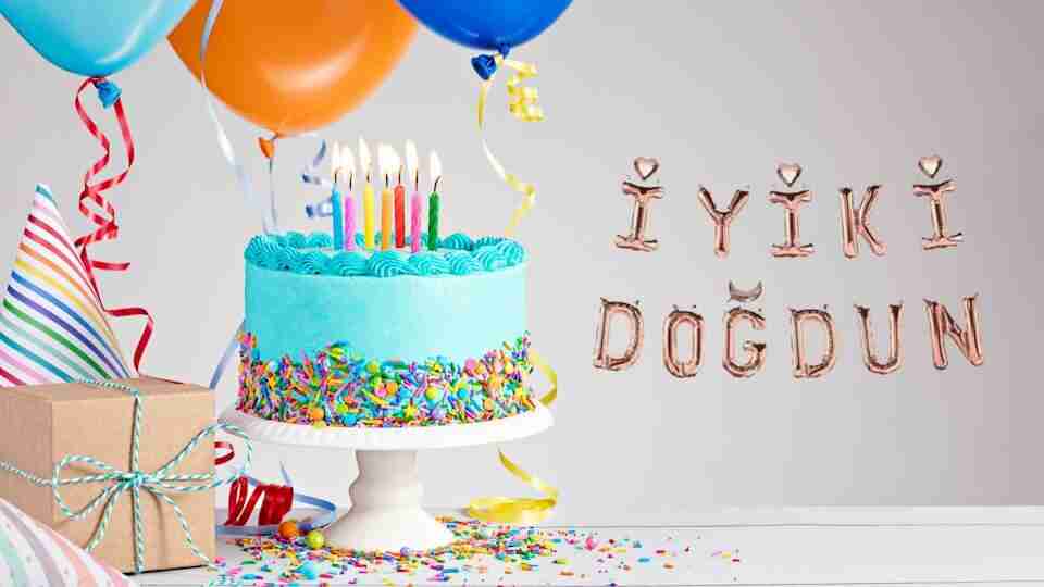 En güzel, kısa, uzun, anlamlı ve komik doğum günü kutlama mesajları!