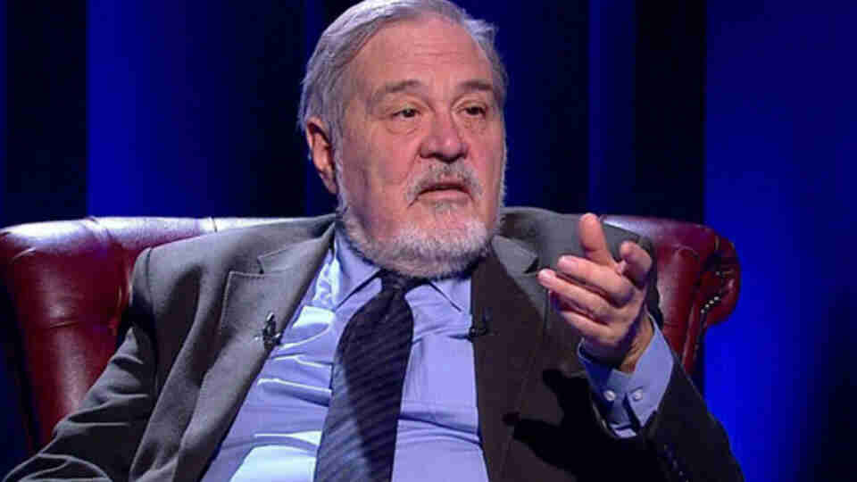 İlber Ortaylı gençlik fotoğrafını paylaşınca sosyal medya karıştı!