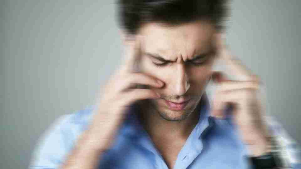 Baş dönmesi neden olur, baş dönmesi nasıl geçer, tedavisi nedir?