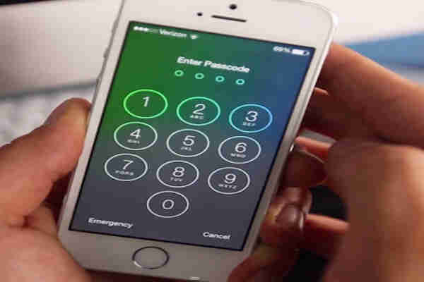 Apple'ın CEO'su Tim Cook: "iOS'u FBI'ya açmayacağız"