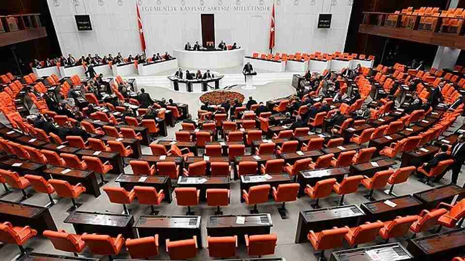 Milletvekili nasıl olunur? Milletvekili olma şartları ve maaşları...