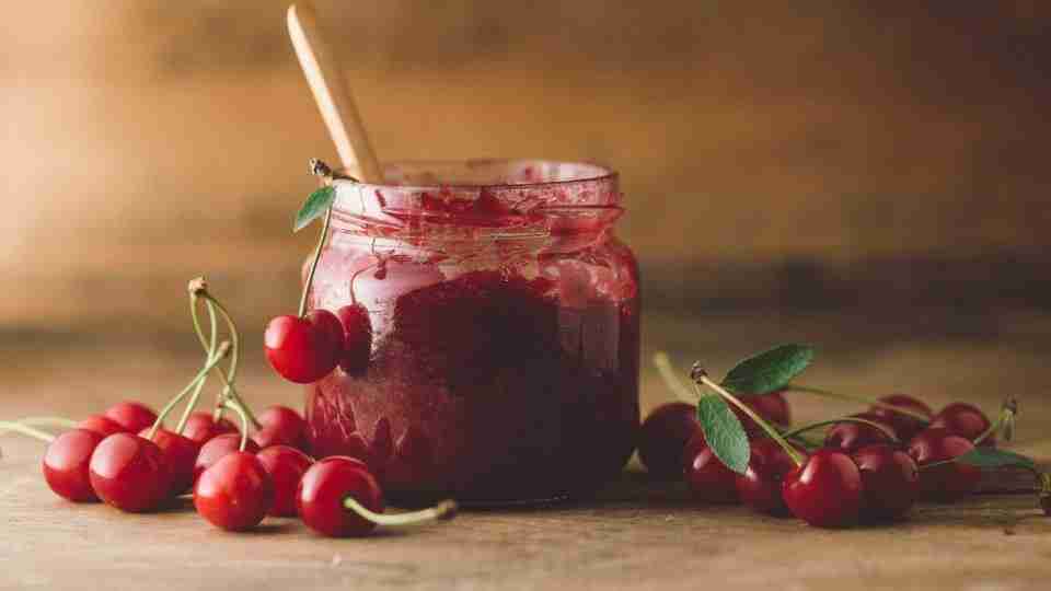 Vişne reçeli tarifi! Enfes bir vişne reçeli nasıl yapılır?