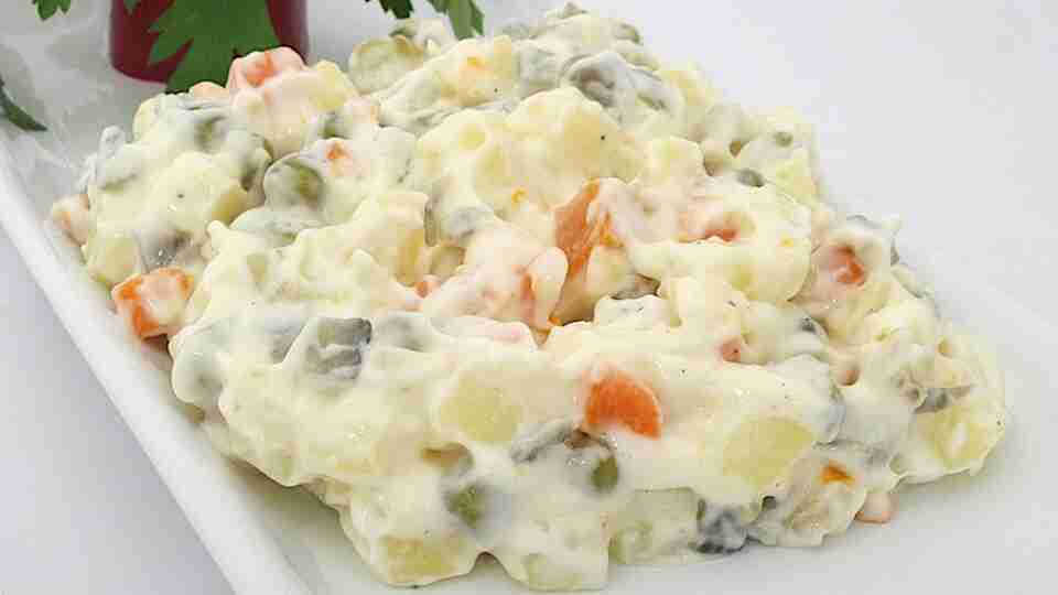 En kolay, en lezzetli rus salatası tarifi...