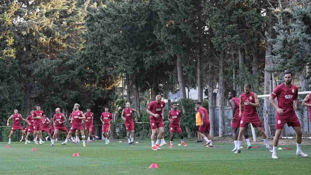 Galatasaray'ın kamp kadrosu belli oldu! 