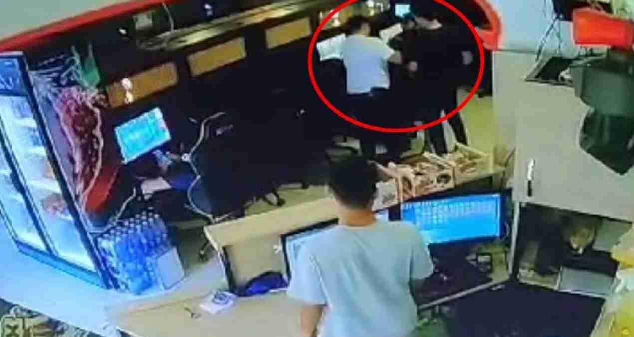 Askerden kaçtı, savaş oyunu oynarken yakalandı