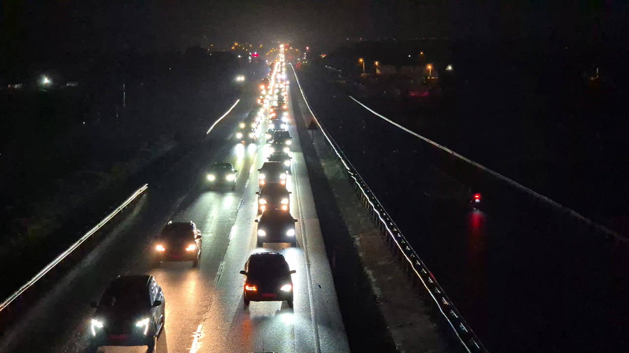 Tekirdağ'da yoğun trafik nedeniyle İstanbul'a dönüş gecikti.
