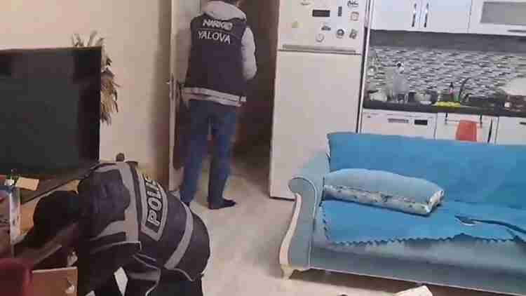 Bakan Yerlikaya duyurdu: Yalova'da organize suç örgütü çökertildi! 15 şüpheli yakalandı 