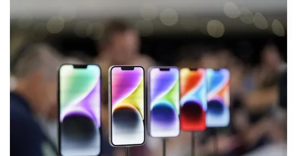 Hindistan, akıllı telefon üretiminde Çin’e ciddi rakip oldu. Üretim kapasitesi hızla artıyor. Hindistan, akıllı telefon üretiminde Çin’e ciddi rakip oldu. Üretim kapasitesi hızla artıyor.