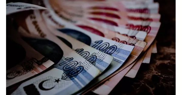 Kamuda zam pazarlığında HAK-İŞ, TÜRK-İŞ ve işveren anlaşmaya vardı, imzalar atıldı.