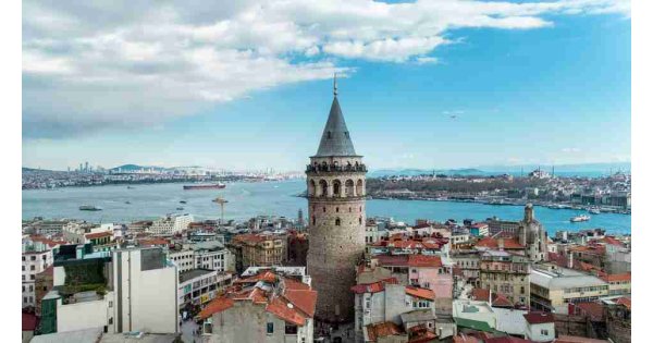 Ailesinin kayıp sandığı 18 yaşındaki genç, Galata Kulesi'nden atlayarak hayatını kaybetti! Ailesinin kayıp sandığı 18 yaşındaki genç, Galata Kulesi'nden atlayarak hayatını kaybetti!
