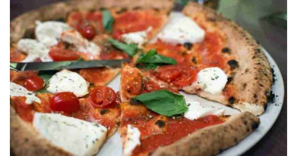 Evde nefis pizza tarifi! Evde pizza nasıl yapılır? Pizza hamuru hazırlanışı ve malzemeleri nelerdir? 