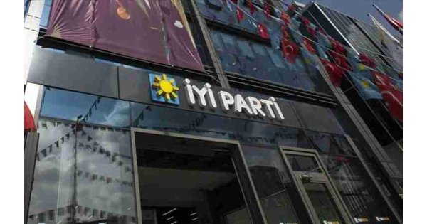 Isparta'da Yalvaç Belediye Başkanı Mustafa Kodal, İYİ Parti'den istifa etti 