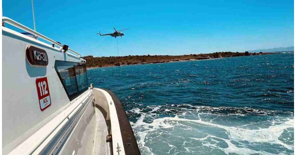 Fethiye'de bir koyda 60 düzensiz göçmen yakalandı Fethiye'de bir koyda 60 düzensiz göçmen yakalandı