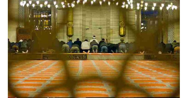 CUMA NAMAZI KAÇ REKAT, farz mı? Cuma namazı nasıl kılınır, hangi sureler okunur? Cuma namazı kılınışı