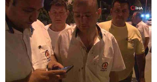 Otobüste 'far' kavgası! Baba ve oğlu şoförü sopayla dövdü Otobüste 'far' kavgası! Baba ve oğlu şoförü sopayla dövdü