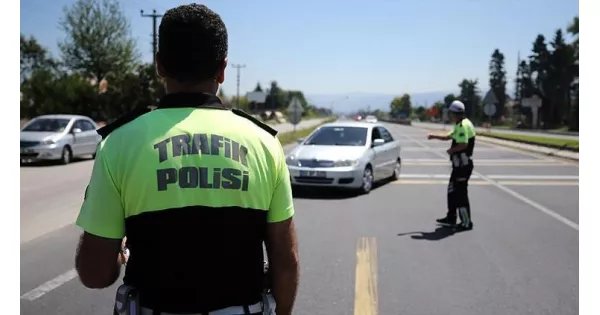 TBMM, trafik kanununda büyük değişiklikleri onayladı!  Cezalar artıyor.
