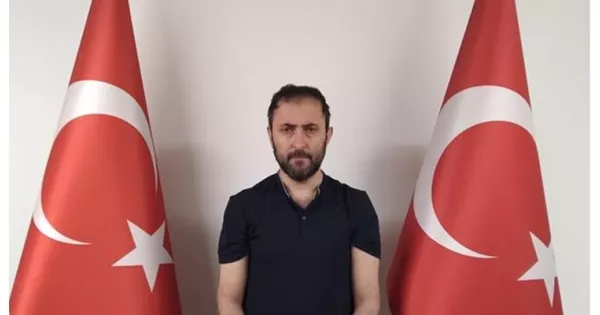 MİT: 'En üst düzey Türk IŞİD yöneticisi' Pakistan-Afganistan sınırında yakalandı. MİT: 'En üst düzey Türk IŞİD yöneticisi' Pakistan-Afganistan sınırında yakalandı.
